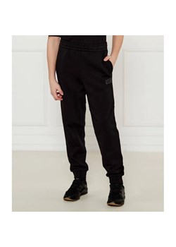 EA7 Spodnie dresowe | Regular Fit ze sklepu Gomez Fashion Store w kategorii Spodnie chłopięce - zdjęcie 185012655