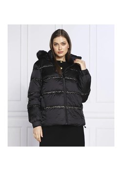 GUESS Kurtka LEONIE | Regular Fit ze sklepu Gomez Fashion Store w kategorii Kurtki damskie - zdjęcie 185012786