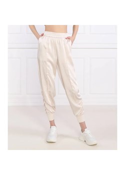 EA7 Spodnie dresowe | Regular Fit ze sklepu Gomez Fashion Store w kategorii Spodnie damskie - zdjęcie 185013738