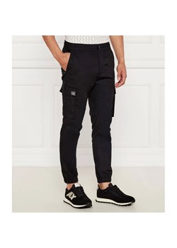 Calvin Klein Jeans Spodnie cargo | Slim Fit | stretch ze sklepu Gomez Fashion Store w kategorii Spodnie męskie - zdjęcie 185013959