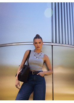 Mohito - Dopasowany szary top - szary ze sklepu Mohito w kategorii Bluzki damskie - zdjęcie 185017595