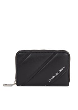 Calvin Klein Jeans Mały Portfel Damski Quilted Med Zip Around K60K611972 Czarny ze sklepu MODIVO w kategorii Portfele damskie - zdjęcie 185023245