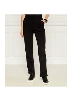 Armani Exchange Spodnie dresowe | Regular Fit ze sklepu Gomez Fashion Store w kategorii Spodnie damskie - zdjęcie 185028985