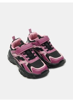 Sinsay - Kolorowe sneakersy na grubej podeszwie - wielobarwny ze sklepu Sinsay w kategorii Buty sportowe dziecięce - zdjęcie 185032109
