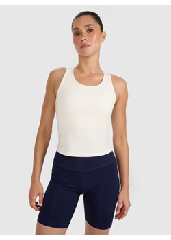 Damski top treningowy szybkoschnący 4F 4FWAW25TFSLF571 - beżowy ze sklepu Sportstylestory.com w kategorii Bluzki damskie - zdjęcie 185032946
