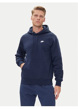 Nike Bluza Club Ft FN3859 Granatowy Regular Fit ze sklepu MODIVO w kategorii Bluzy męskie - zdjęcie 185034578