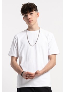 Biały t-shirt bez nadruków, kolor - biały, rozmiar - 140 ze sklepu REPORTER w kategorii T-shirty chłopięce - zdjęcie 185037865