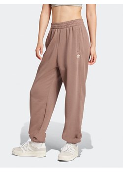 adidas Spodnie dresowe w kolorze beżowym ze sklepu Limango Polska w kategorii Spodnie damskie - zdjęcie 185053415