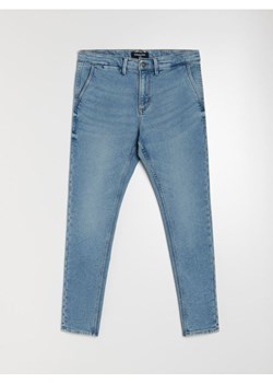 Sinsay - Jeansy chino slim fit - niebieski ze sklepu Sinsay w kategorii Jeansy męskie - zdjęcie 185071837