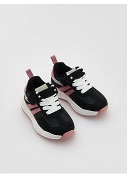 Reserved - Sneakersy na rzepy - czarny ze sklepu Reserved w kategorii Buty sportowe dziecięce - zdjęcie 185083227