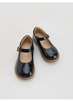Reserved - Loafersy z imitacji skóry - czarny ze sklepu Reserved w kategorii Balerinki dziecięce - zdjęcie 185085046