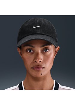 Denimowa czapka o nieusztywnianej konstrukcji Nike Club - Czerń ze sklepu Nike poland w kategorii Czapki z daszkiem męskie - zdjęcie 185137035