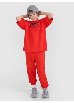 Dziecięcy t-shirt z nadrukiem 4F 4FJRSS25TTSHU3296 - czerwona ze sklepu Sportstylestory.com w kategorii T-shirty chłopięce - zdjęcie 185137585