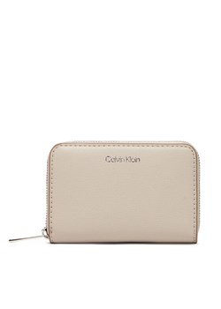 Duży Portfel Damski Calvin Klein Foil Logo Medium Zip Around LV04F1091G Beżowy ze sklepu eobuwie.pl w kategorii Portfele damskie - zdjęcie 185356628