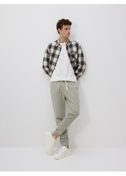 Reserved - Spodnie jogger slim fit - jasnozielony ze sklepu Reserved w kategorii Spodnie męskie - zdjęcie 185364227