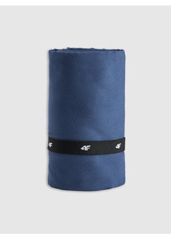 Ręcznik sportowy 80x130 cm 4F 4FWMM00ATOWU063 - granatowy ze sklepu Sportstylestory.com w kategorii Ręczniki - zdjęcie 185368309