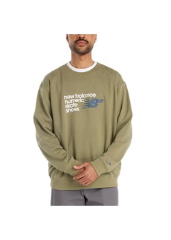 Bluza męska New Balance MT51952DEK - zielona - id: 3240625 - marki New Balance - 185369335 Bluza męska New Balance MT51952DEK - zielona ze sklepu streetstyle24.pl w kategorii Bluzy męskie - zdjęcie 185369335