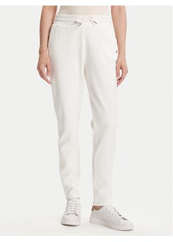 JOOP! Spodnie dresowe 58 JW232JE244 30036522 Beżowy Regular Fit ze sklepu MODIVO w kategorii Spodnie damskie - zdjęcie 185371745