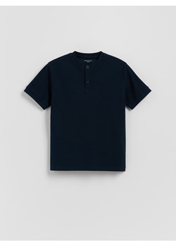 Reserved - Bawełniany t-shirt henley - granatowy ze sklepu Reserved w kategorii T-shirty chłopięce - zdjęcie 185374538