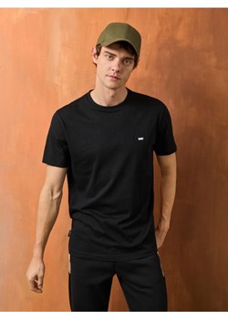 Sinsay - Koszulka z haftem - czarny ze sklepu Sinsay w kategorii T-shirty męskie - zdjęcie 185376428