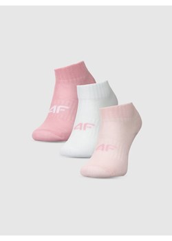 Dziewczęce skarpetki za kostkę (3-pack) 4F 4FJWMM00USOCF497 - multikolor ze sklepu Sportstylestory.com w kategorii Skarpetki dziecięce - zdjęcie 185378136