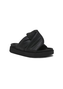INUIKII Skórzane klapki Soft Crossed ze sklepu Gomez Fashion Store w kategorii Klapki damskie - zdjęcie 185378258