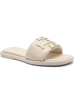 TORY BURCH Skórzane klapki DOUBLE T SPORT SLIDE ze sklepu Gomez Fashion Store w kategorii Klapki damskie - zdjęcie 185378357