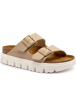 Birkenstock Klapki Arizona Chunky | Birkenstock x Papillio | narrow fit ze sklepu Gomez Fashion Store w kategorii Klapki damskie - zdjęcie 185378525