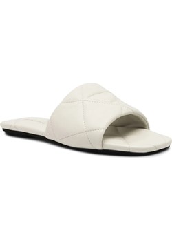 Emporio Armani Klapki ze sklepu Gomez Fashion Store w kategorii Klapki damskie - zdjęcie 185378598