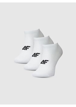 Chłopięce skarpetki za kostkę (3-pack) 4F 4FJWMM00USOCM498 - białe ze sklepu Sportstylestory.com w kategorii Skarpetki dziecięce - zdjęcie 185389526