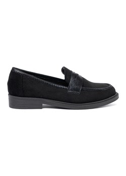 Shelvt Czarne zamszowe loafersy ze sklepu ButyModne.pl w kategorii Mokasyny damskie - zdjęcie 185393569