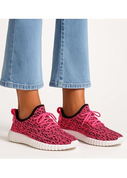 Fuksjowe wsuwane buty sportowe /C4-1 12306 T192/ ze sklepu Pantofelek24.pl w kategorii Buty sportowe damskie - zdjęcie 185396379