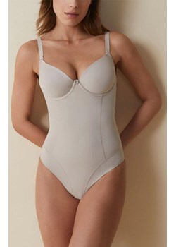 Beżowe body z miseczkami i odkrytymi plecami Giorgia, Kolor beżowy, Rozmiar 75B, Selene - id: 187802 - marki Selene - 185414139 Beżowe body z miseczkami i odkrytymi plecami Giorgia, Kolor beżowy, Rozmiar 75B, Selene ze sklepu Intymna w kategorii Body damskie - zdjęcie 185414139