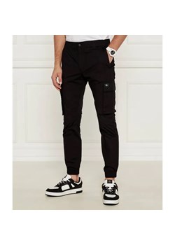 Calvin Klein Jeans Spodnie cargo | Slim Fit ze sklepu Gomez Fashion Store w kategorii Spodnie męskie - zdjęcie 185415127