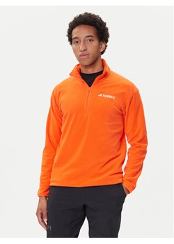 adidas Polar Multi Essentials JM3124 Pomarańczowy Regular Fit ze sklepu MODIVO w kategorii Bluzy męskie - zdjęcie 185416055