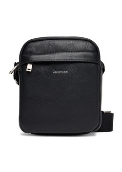 Saszetka Calvin Klein Raised Reporter LV04D3160G Czarny ze sklepu eobuwie.pl w kategorii Saszetki - zdjęcie 185440878