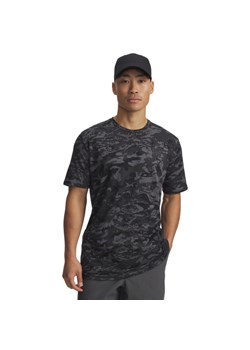 Męski t-shirt z nadrukiem moro Under Armour UA ABC Camo SS - szary ze sklepu Sportstylestory.com w kategorii T-shirty męskie - zdjęcie 185444507