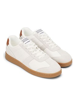 Marc O´Polo Skórzane sneakersy w kolorze kremowo-białym ze sklepu Limango Polska w kategorii Buty sportowe męskie - zdjęcie 185453417