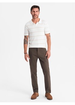Spodnie męskie chino REGULAR FIT z delikatną strukturą – brązowe V3  OM-PACP-0184 ze sklepu ombre w kategorii Spodnie męskie - zdjęcie 185453629