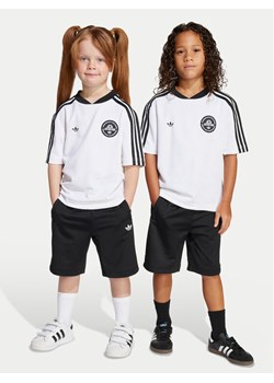 adidas Komplet t-shirt i spodenki JV7667 Czarny Regular Fit ze sklepu MODIVO w kategorii Komplety dziewczęce - zdjęcie 185459346