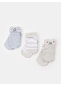 Sinsay - Skarpetki 3 pack - wielobarwny - id: 683DS-MLC - marki Sinsay - 185461928 Sinsay - Skarpetki 3 pack - wielobarwny ze sklepu Sinsay w kategorii Skarpetki dziecięce - zdjęcie 185461928
