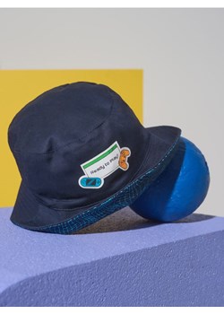 Sinsay - Bawełniany bucket hat z nadrukiem gamingowym - granatowy ze sklepu Sinsay w kategorii Czapki dziecięce - zdjęcie 185479088