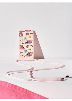 Sinsay - Etui na iPhone 15 ze smyczą Pusheen - różowy ze sklepu Sinsay w kategorii Etui - zdjęcie 185479405