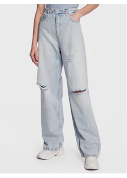 Calvin Klein Jeans Jeansy J20J220183 Niebieski Relaxed Fit ze sklepu MODIVO w kategorii Jeansy damskie - zdjęcie 185494805