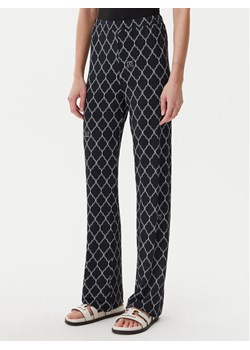Max Mara Beachwear Spodnie dresowe 2516781039650 Czarny Regular Fit ze sklepu MODIVO w kategorii Spodnie damskie - zdjęcie 185494937
