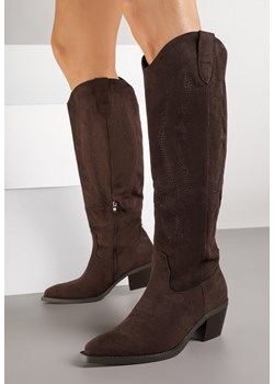 Ciemnobrązowe Klasyczne Kozaki Typu Kowbojki z Imitacji Zamszu Latonassa ze sklepu born2be.pl w kategorii Kozaki damskie - zdjęcie 185496595