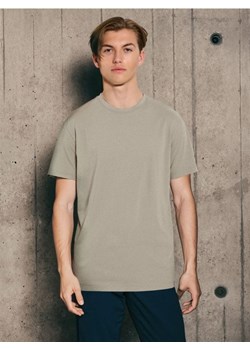 Sinsay - Koszulka basic - beżowy ze sklepu Sinsay w kategorii T-shirty męskie - zdjęcie 185500979