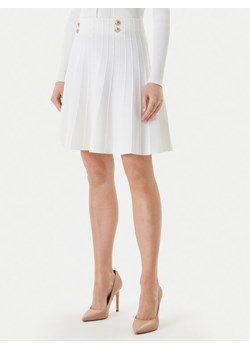 Guess Spódnica mini W5YD65 Z0130 Biały Regular Fit ze sklepu MODIVO w kategorii Spódnice - zdjęcie 185503447
