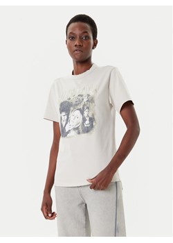 adidas T-Shirt 20th Century Fox Disney JX1282 Beżowy Regular Fit ze sklepu MODIVO w kategorii Bluzki damskie - zdjęcie 185510486