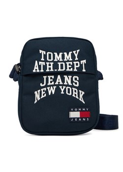 Saszetka Tommy Jeans Tjm Multi Graphic Reporter AM0AM13816 Granatowy ze sklepu eobuwie.pl w kategorii Saszetki - zdjęcie 185516619